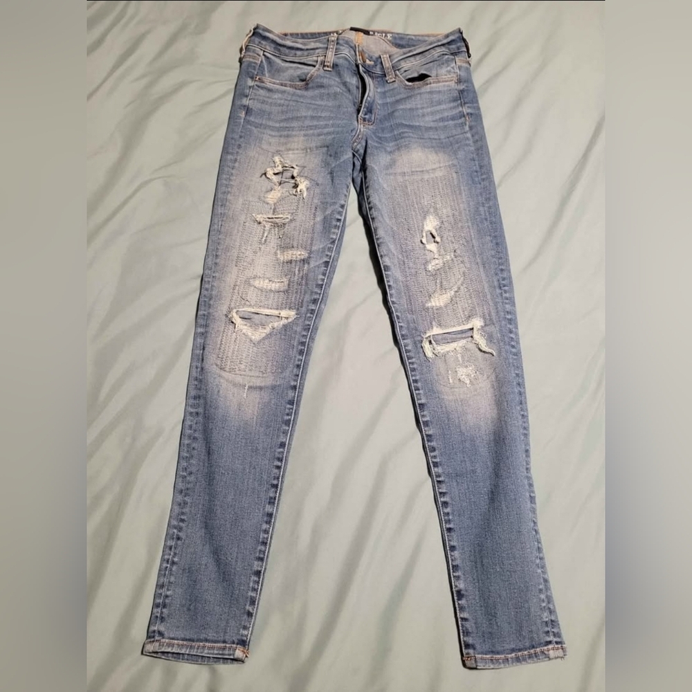 American Eagle Outfitters Light Blue Distressed Skinny Jeans